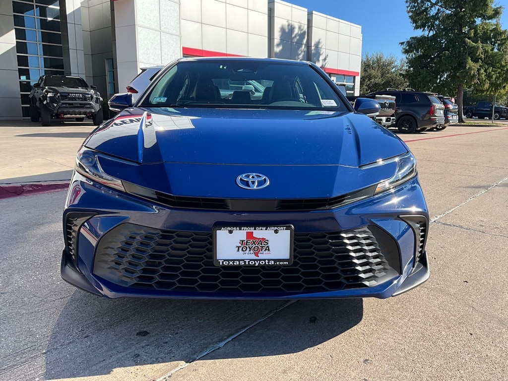 Used 2025 Toyota Camry SE Sedan
