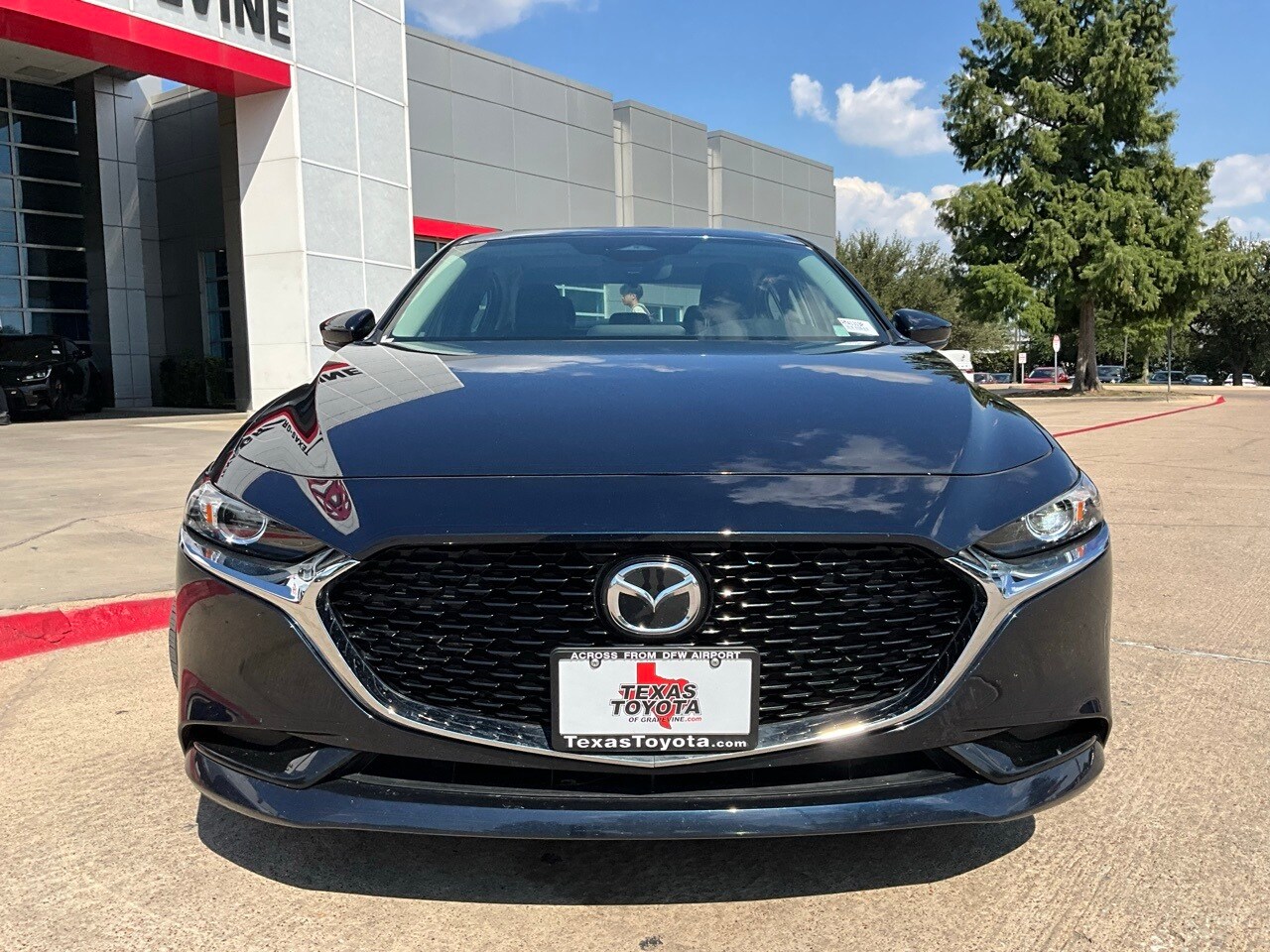2024 Mazda Mazda3 2.5 s Preferred photo 3