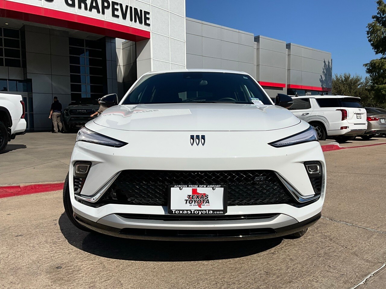 2025 Buick Envista ST photo 3