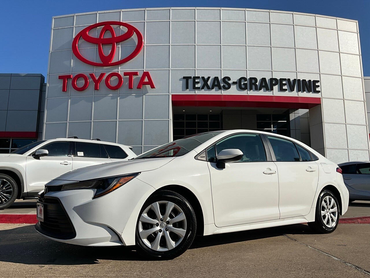 2024 Toyota Corolla LE photo 2