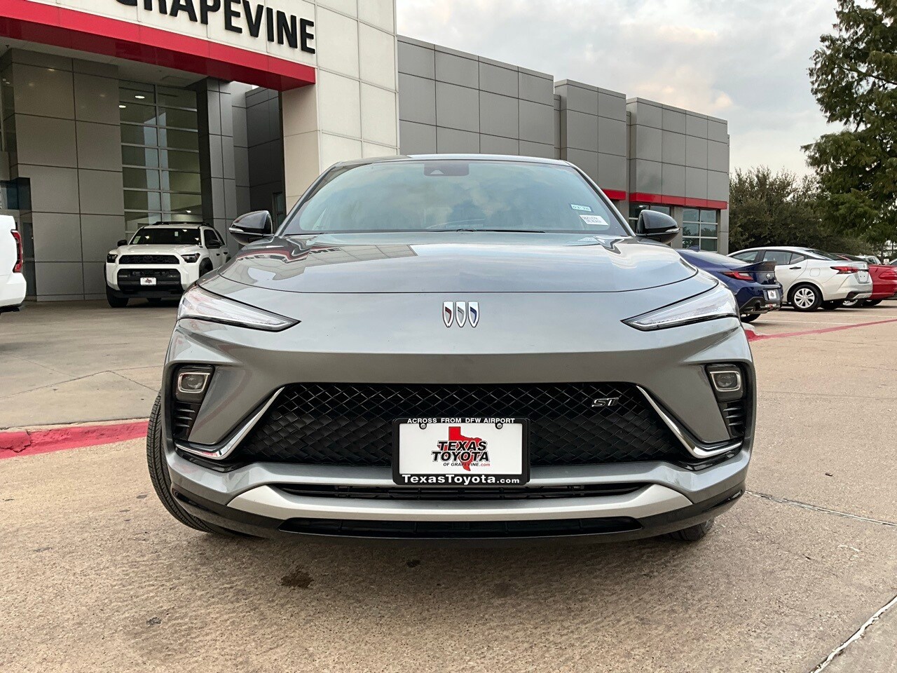 2025 Buick Envista ST photo 3