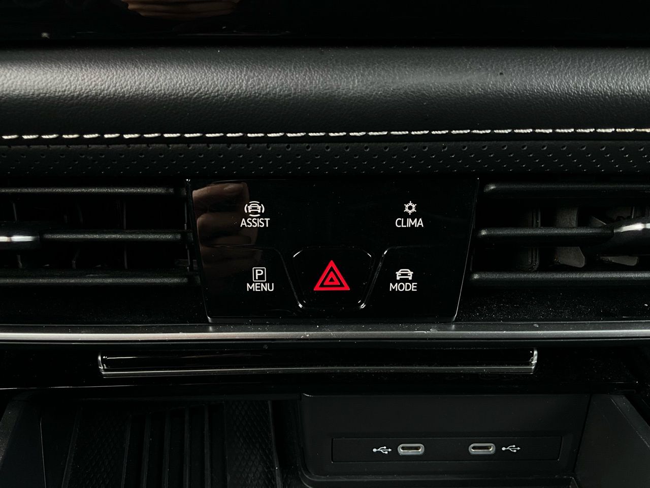 2025 Volkswagen Atlas Cross Sport SE w/Tech - Photo 26