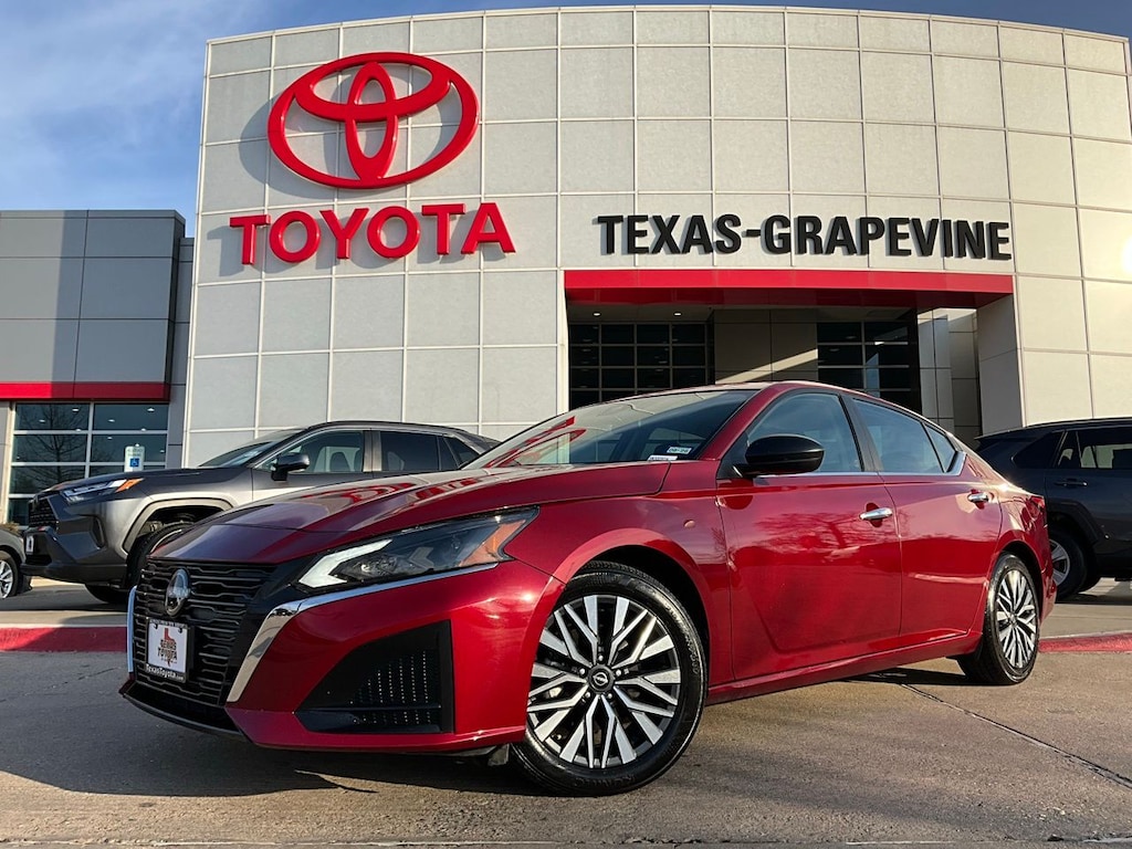 Used 2025 Nissan Altima 2.5 SV Sedan