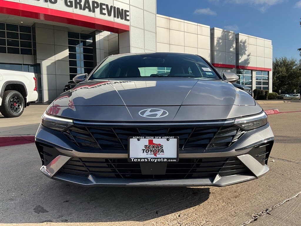 Used 2025 Hyundai Elantra Hybrid Limited Sedan