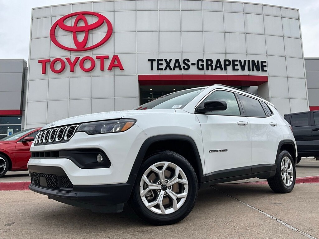 Used 2025 Jeep Compass Latitude SUV