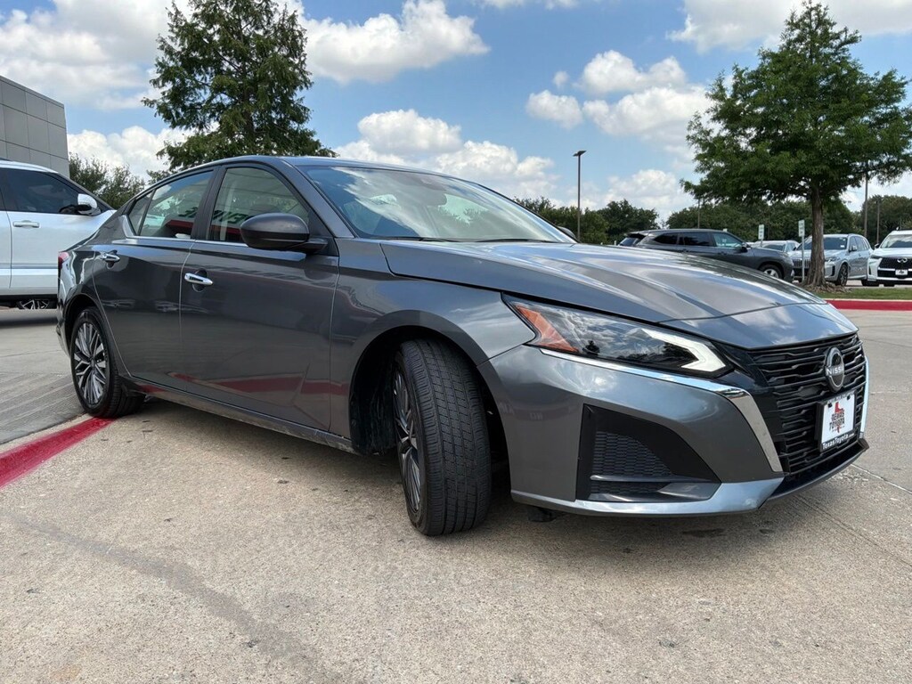 Used 2025 Nissan Altima 2.5 SV Sedan