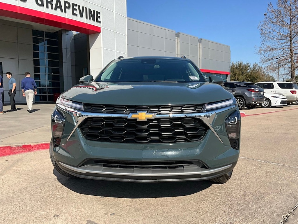 Used 2025 Chevrolet Trax LT SUV