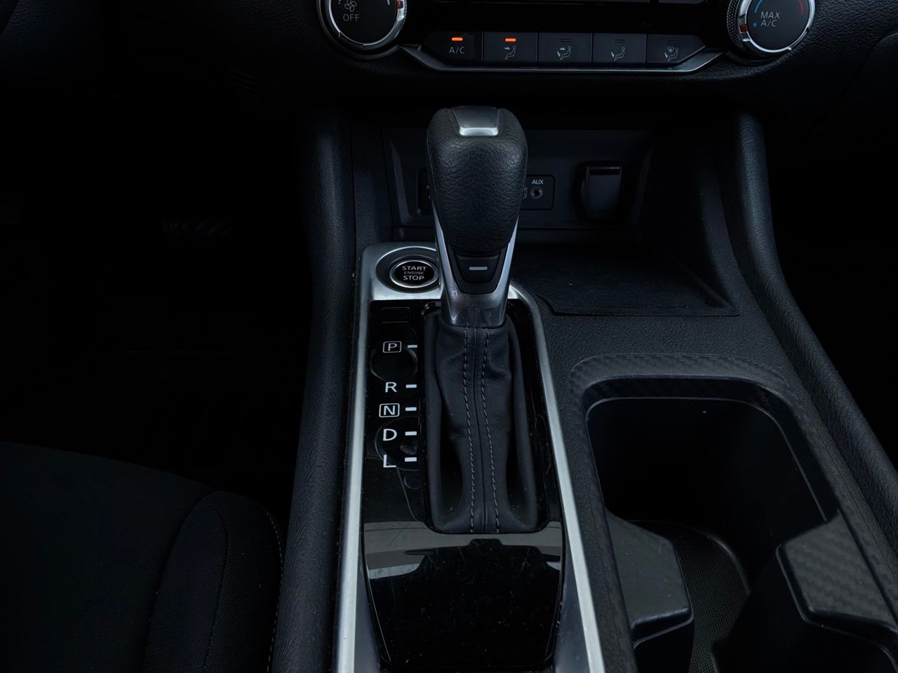 2025 Nissan Sentra SV - Photo 24