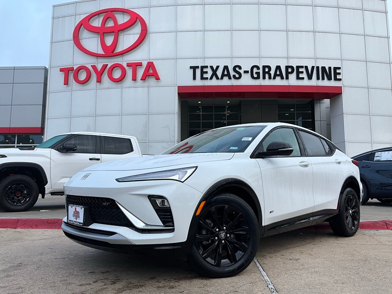 2025 Buick Envista ST photo 2