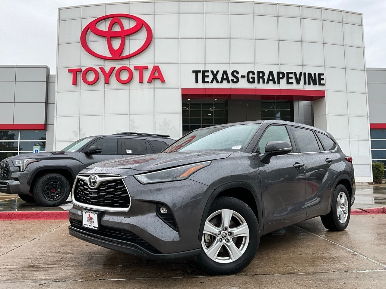 Used 2023 Toyota Highlander LE with VIN 5TDKDRAH6PS503576 for sale in Grapevine, TX