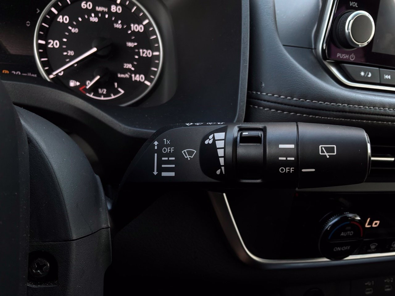 2025 Nissan Rogue SV - Photo 39