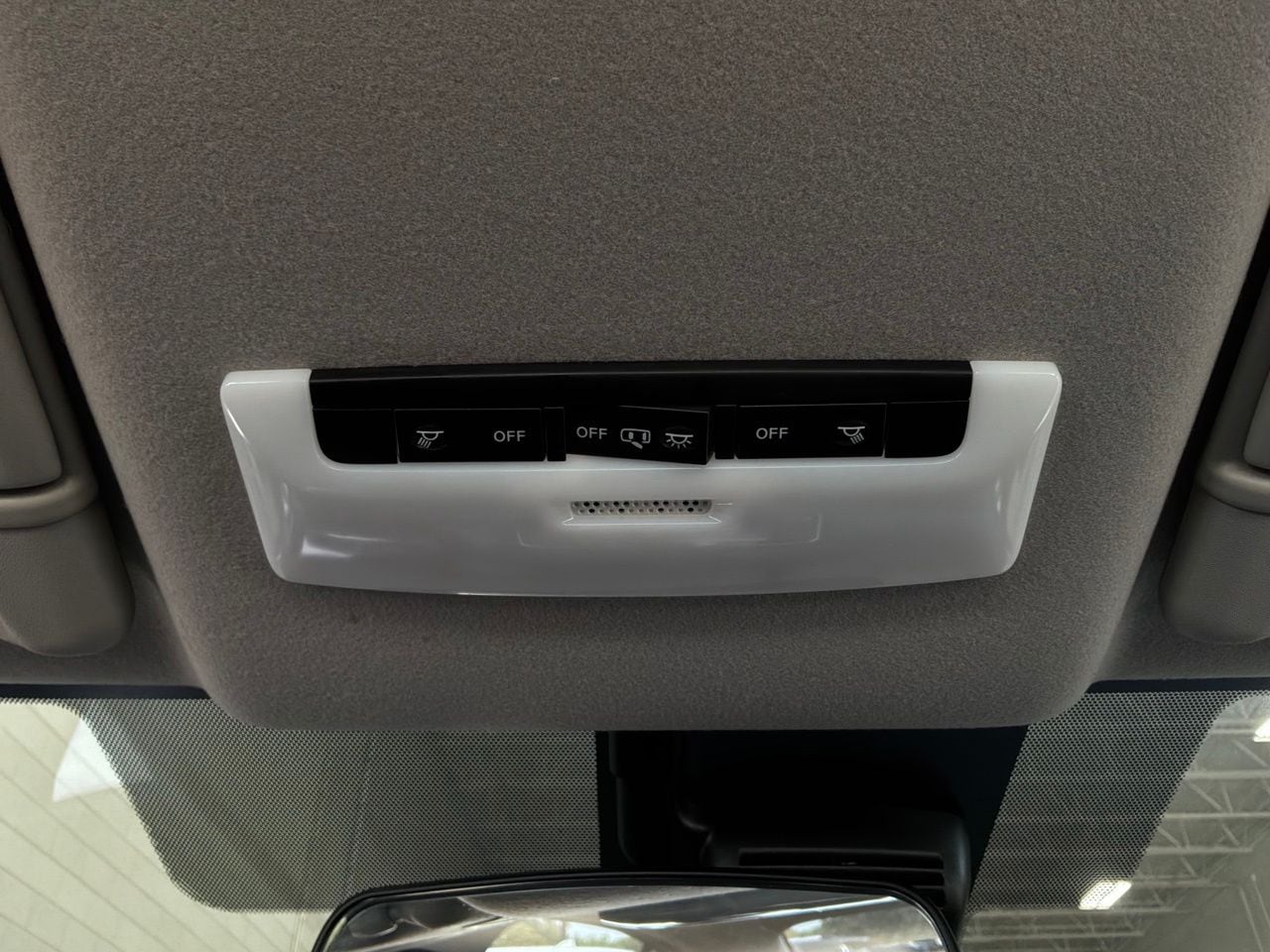 2025 Nissan Versa Sedan SV - Photo 16