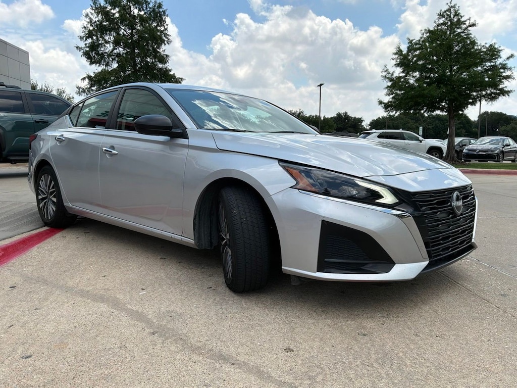 Used 2025 Nissan