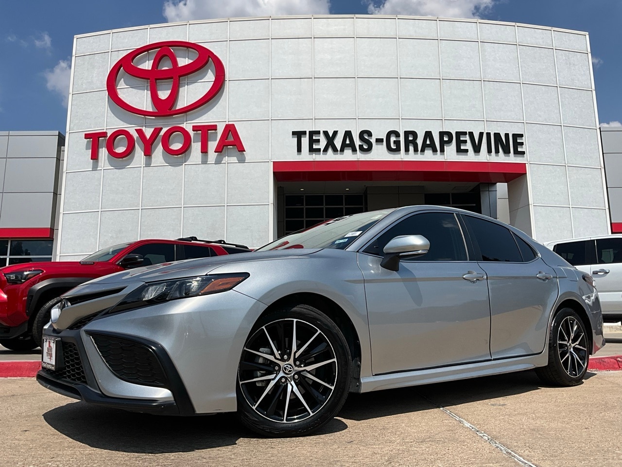 2023 Toyota Camry SE photo 2