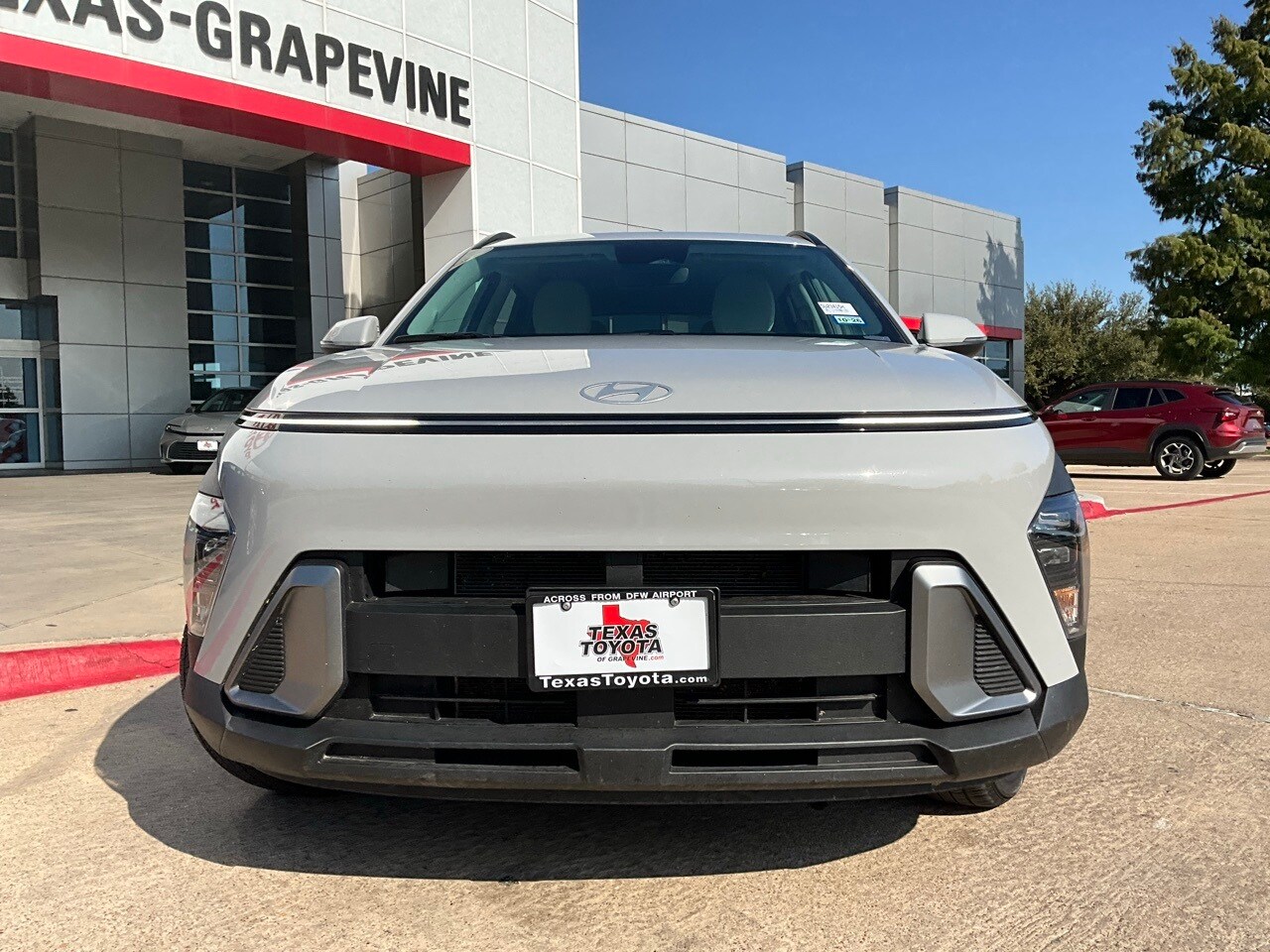 2025 Hyundai Kona SEL photo 2