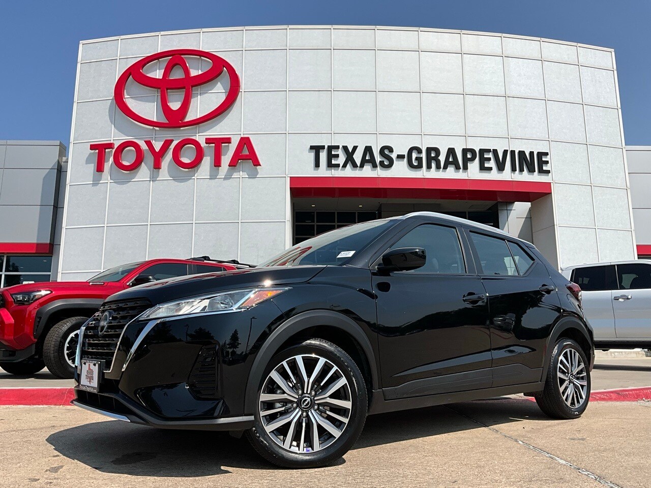 2024 Nissan Kicks SV photo 2
