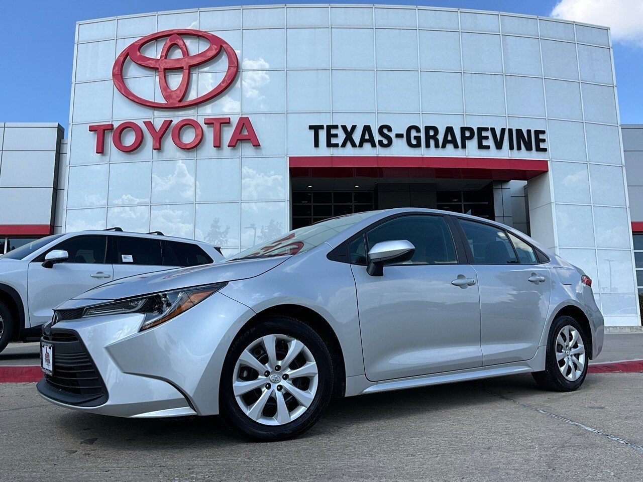 2024 Toyota Corolla LE photo 2