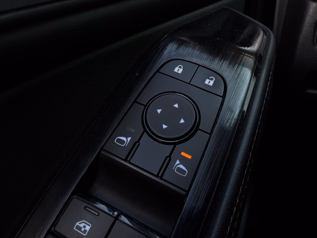 2025 Nissan Rogue SV - Photo 23