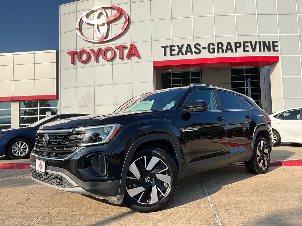 Used 2025 Volkswagen Atlas Cross Sport 2.0T SE w/Technology SUV