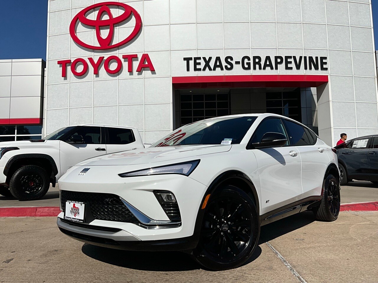 2025 Buick Envista ST photo 2