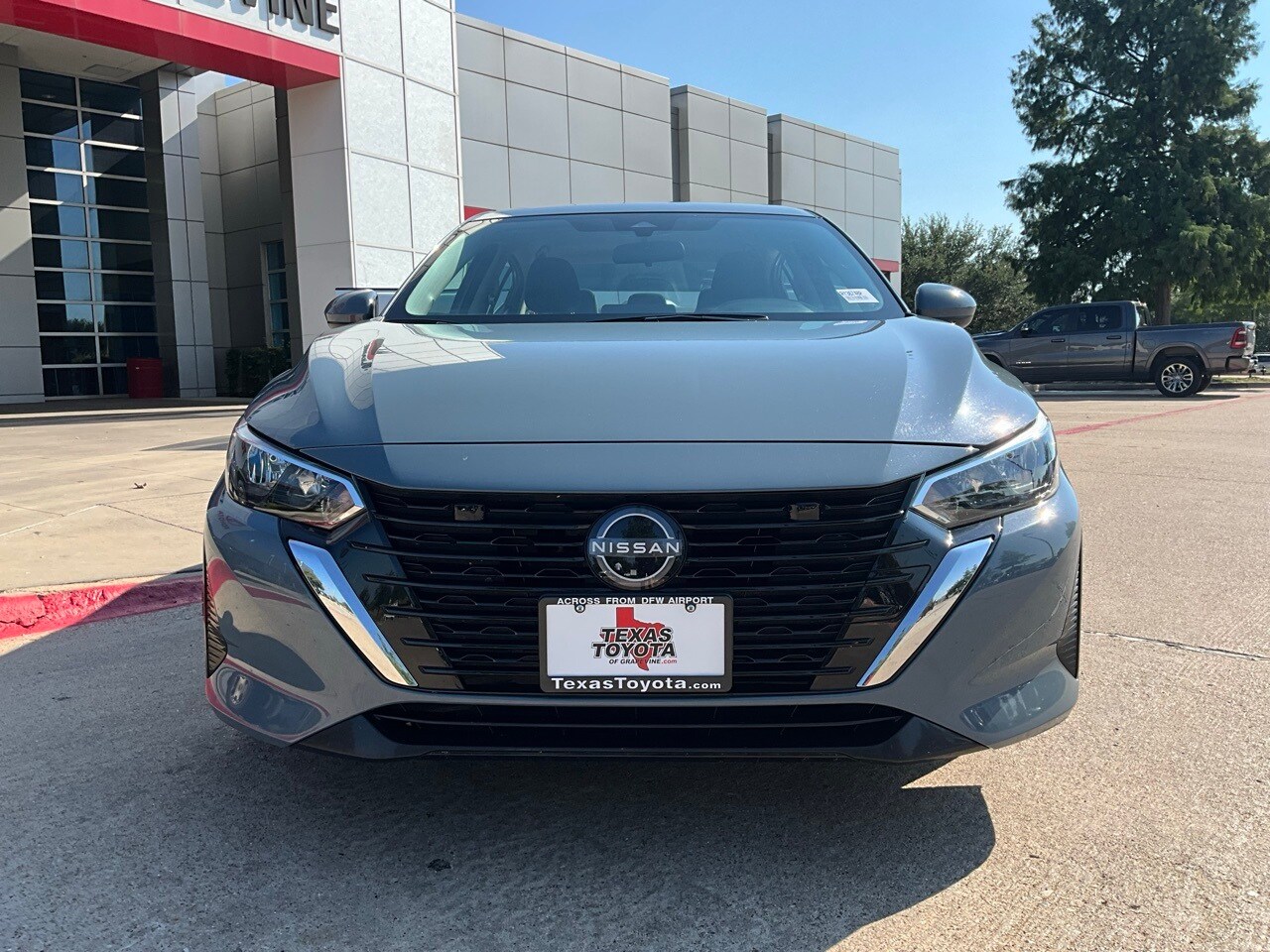 2024 Nissan Sentra SV photo 3