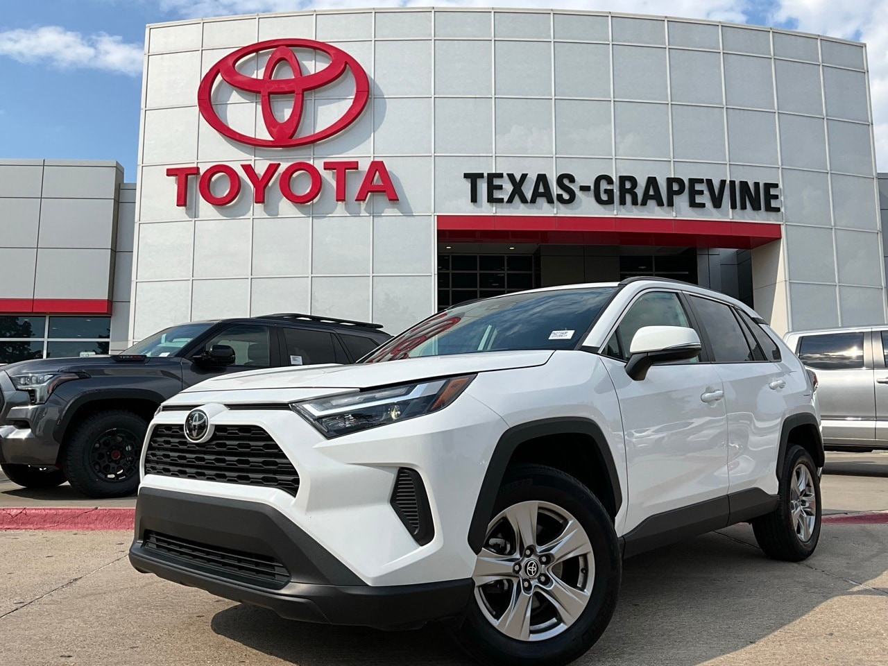 Used 2023 Toyota RAV4 XLE with VIN 2T3W1RFV4PW273401 for sale in Grapevine, TX