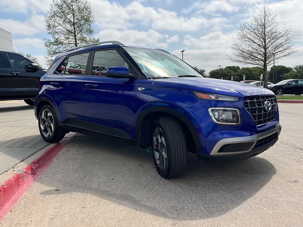 Used 2025 Hyundai Venue SEL SUV