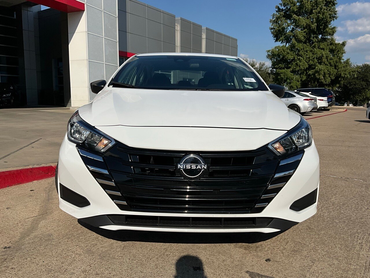 2024 Nissan Versa 1.6 S photo 3