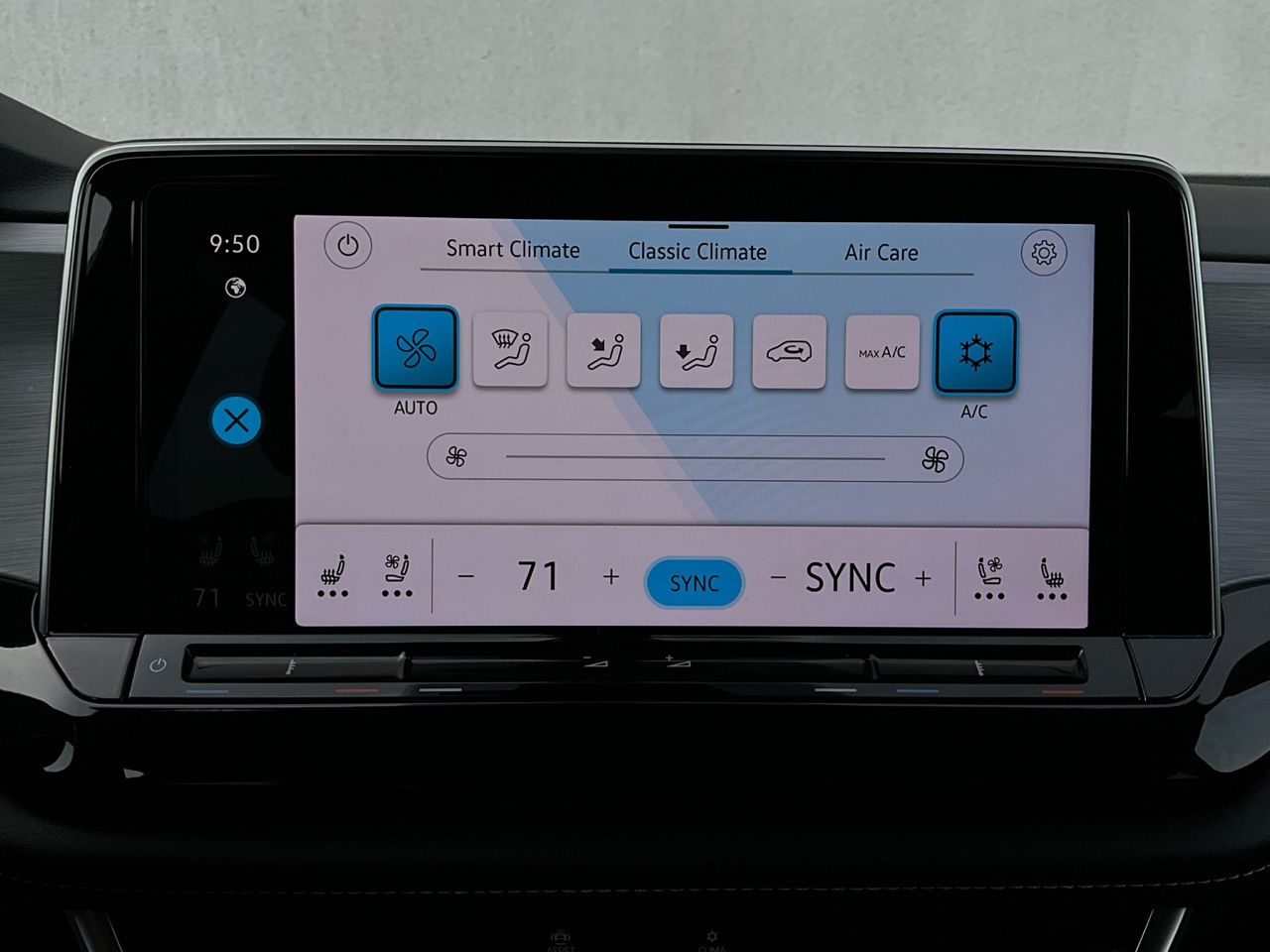 2025 Volkswagen Atlas Cross Sport SE w/Tech - Photo 28