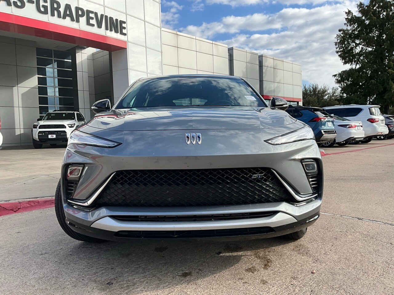 2025 Buick Envista ST photo 3