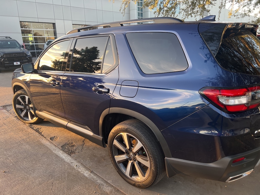 Used 2023 Honda Pilot Touring SUV