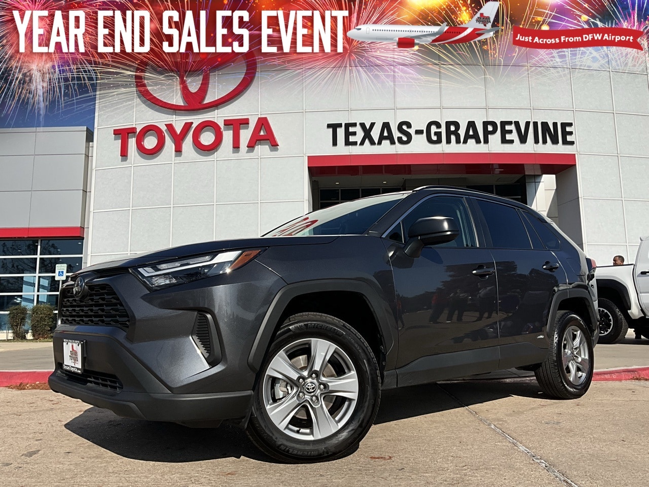 2025 Toyota RAV4 LE's photo