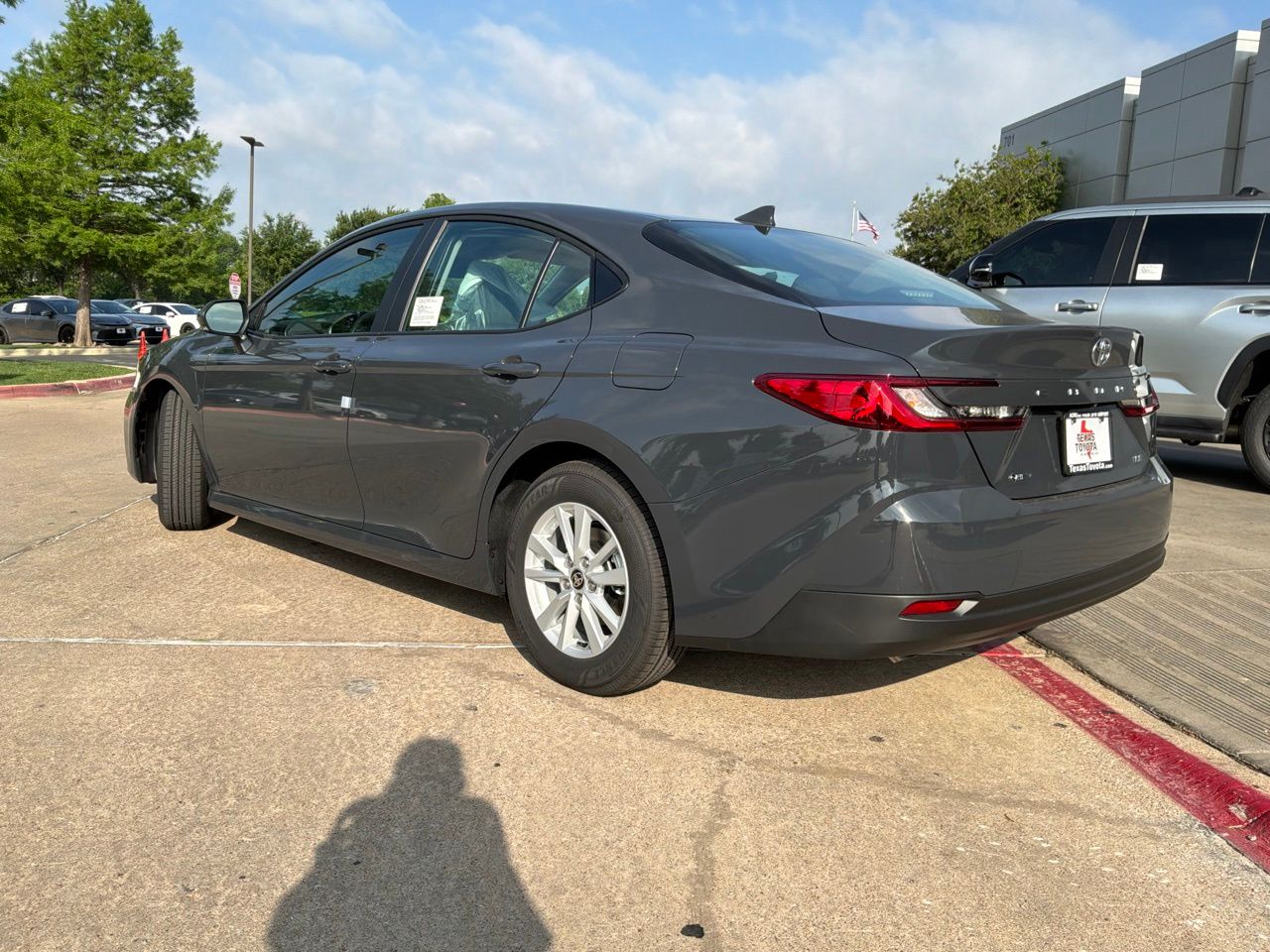 View vehicle photo 7