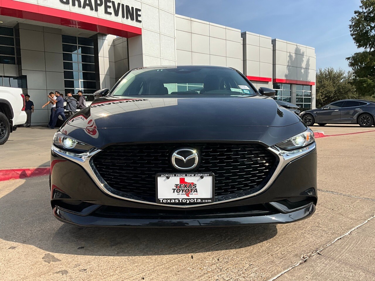 2024 Mazda Mazda3 2.5 s Preferred photo 3