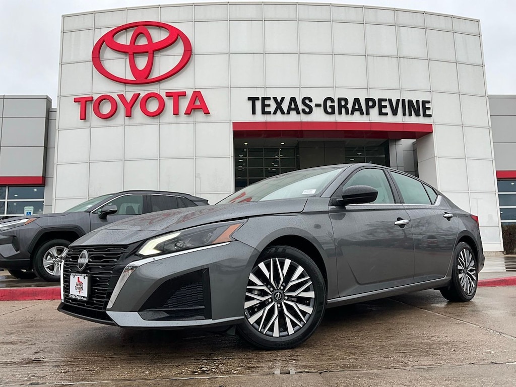 Used 2025 Nissan Altima 2.5 SV Sedan