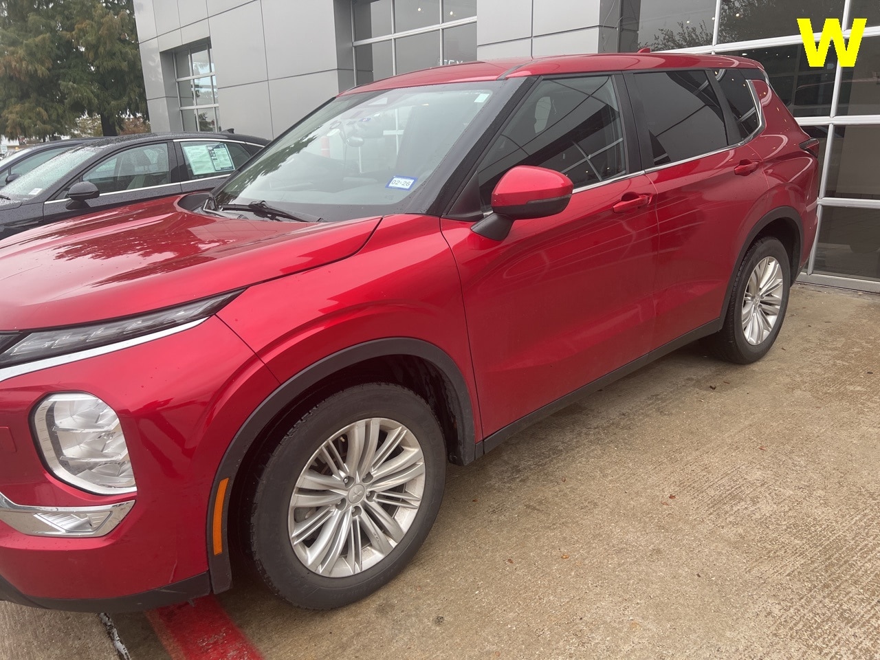 2022 Mitsubishi Outlander ES's photo