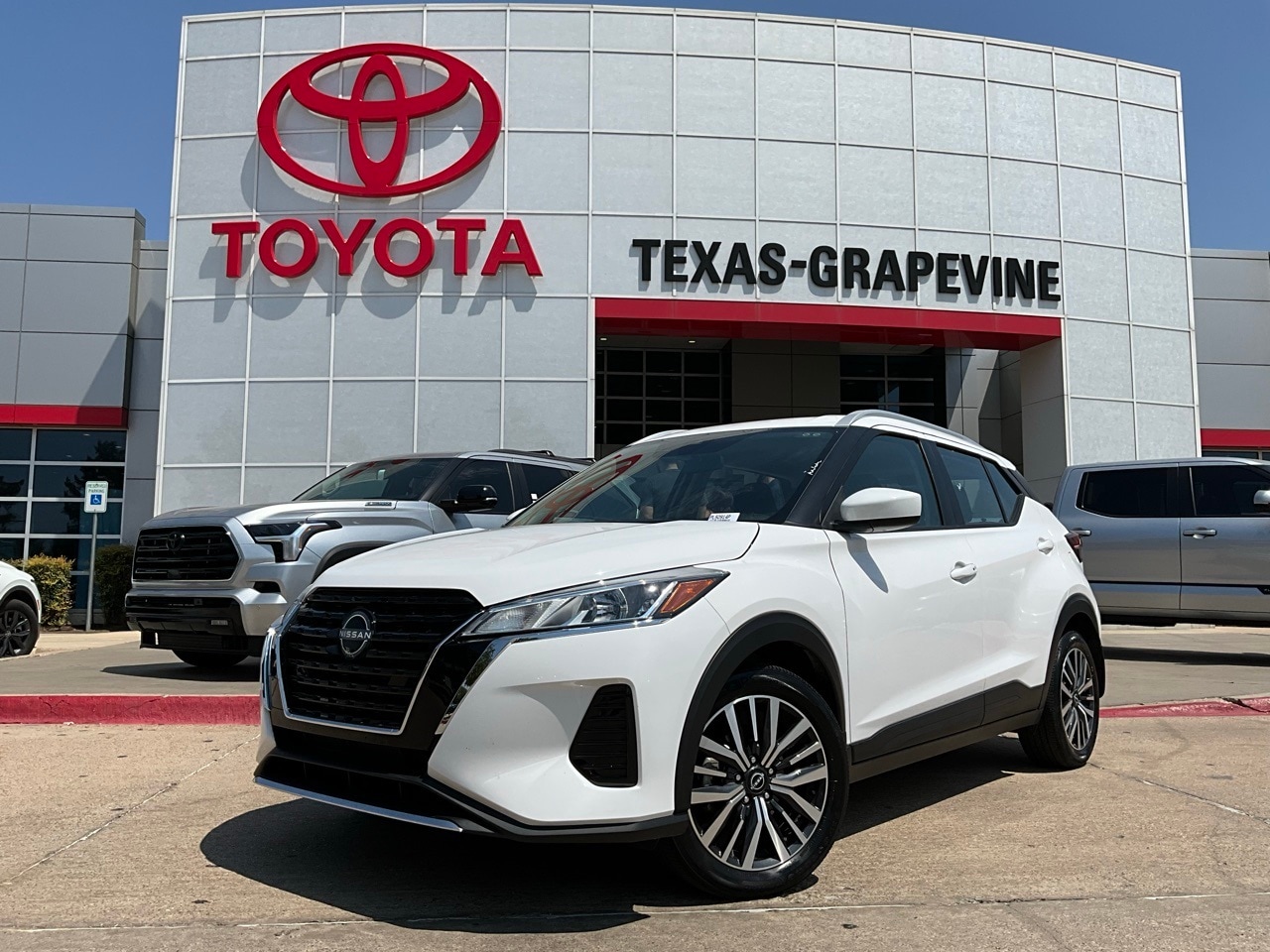 Used 2023 Nissan Kicks SV with VIN 3N1CP5CV3PL509142 for sale in Grapevine, TX