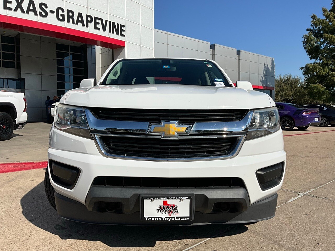 2020 Chevrolet Colorado LT photo 2