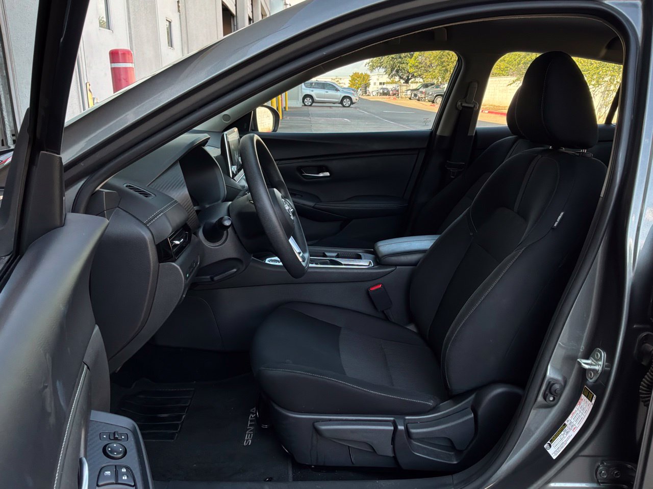 2025 Nissan Sentra SV - Photo 10
