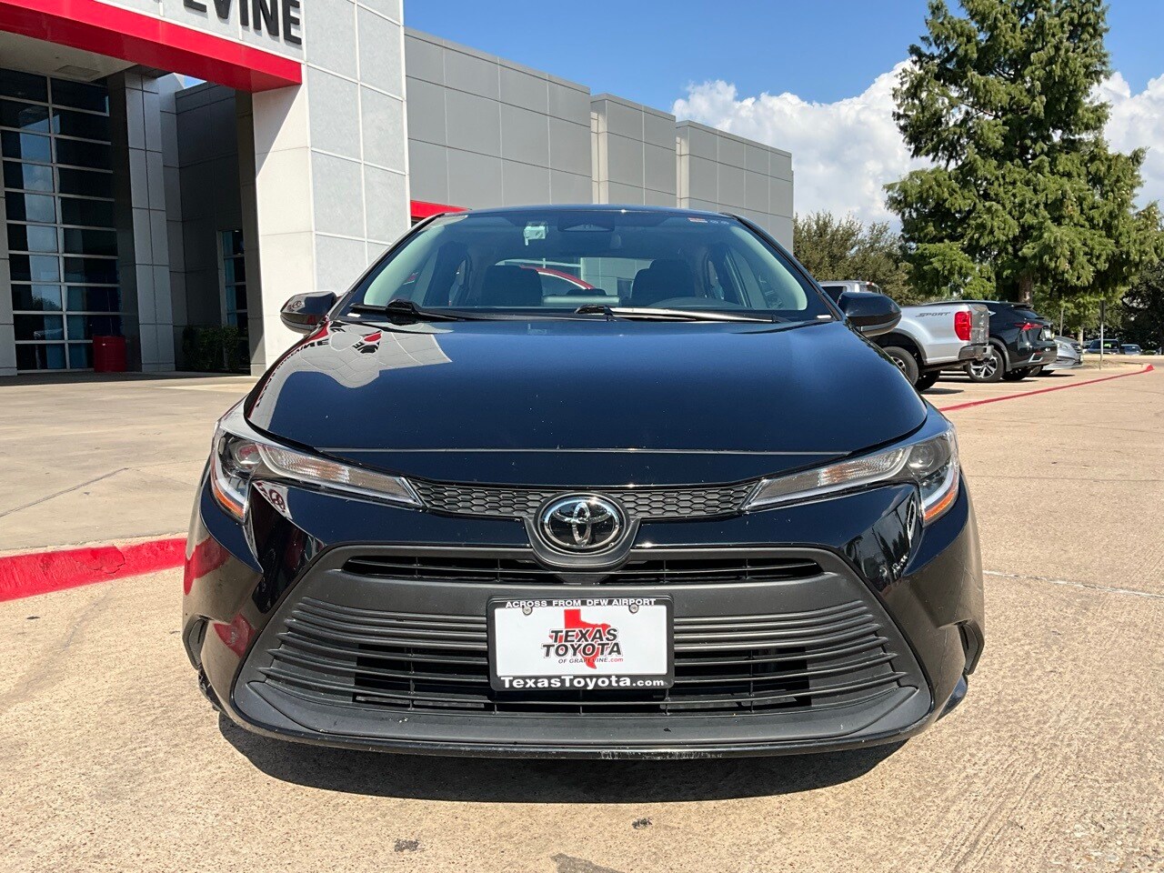 2024 Toyota Corolla LE photo 3