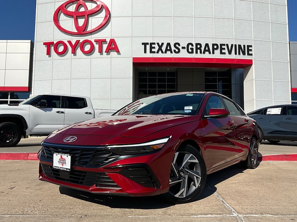 Used 2025 Hyundai Elantra SEL Convenience Sedan