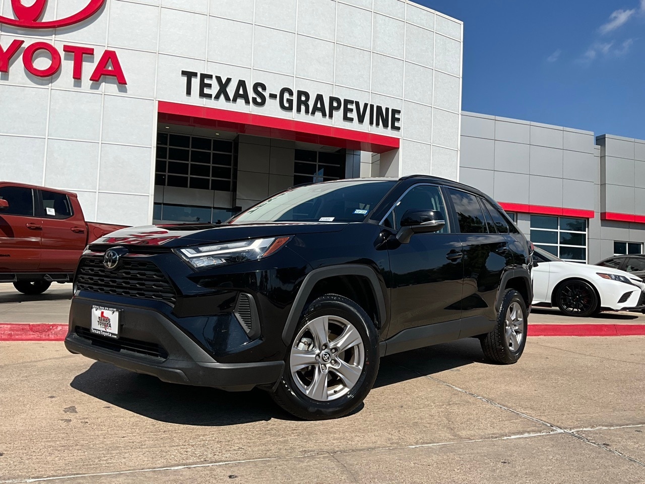 Used 2025 Toyota RAV4 XLE with VIN 2T3W1RFV4SC310828 for sale in Northfield, Minnesota