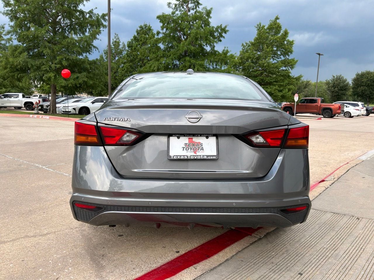 View vehicle photo 7