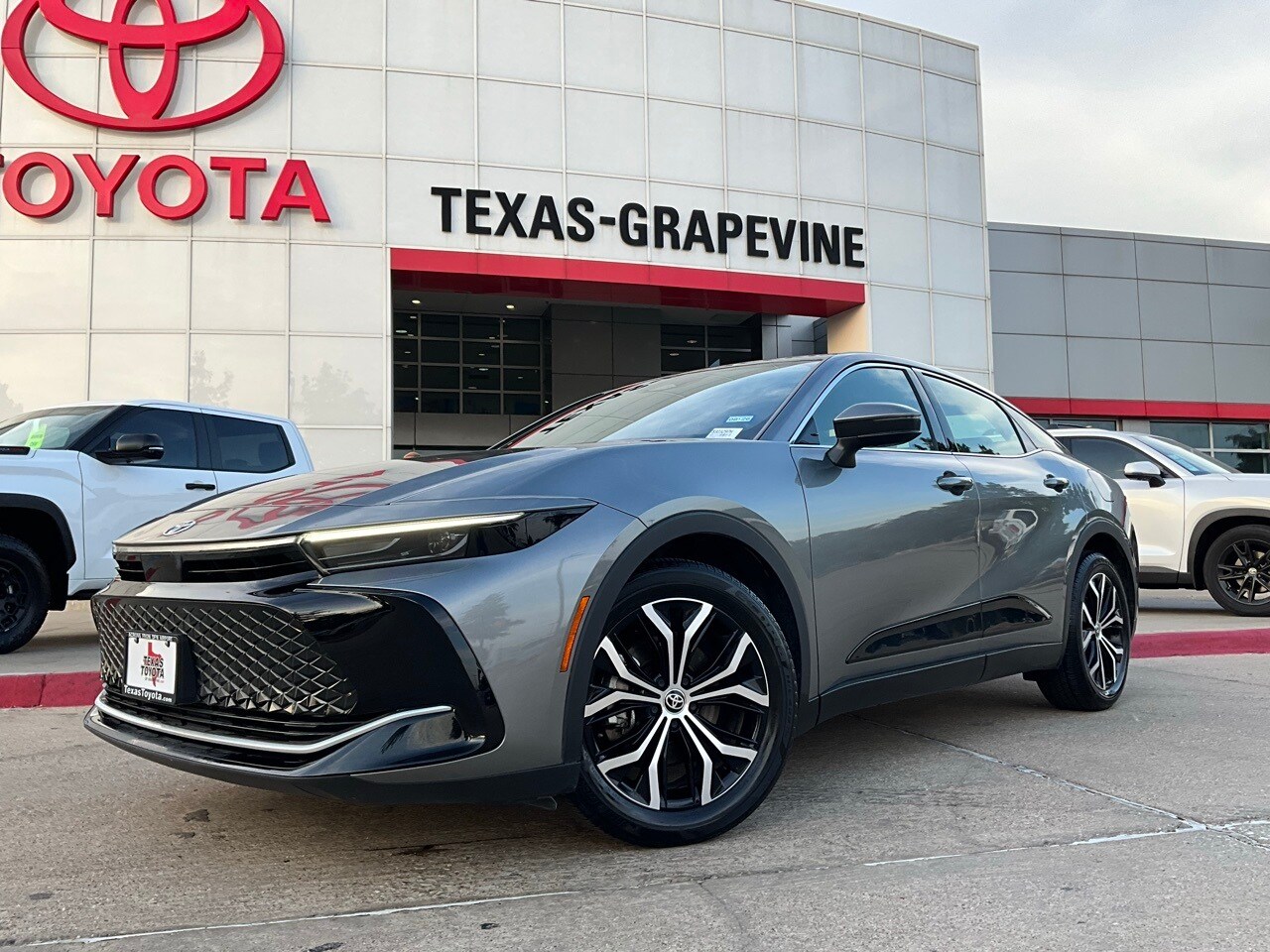 2025 Toyota Crown XLE photo 2