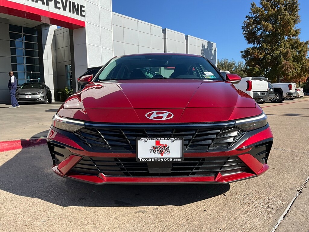 Used 2025 Hyundai Elantra SEL Convenience Sedan