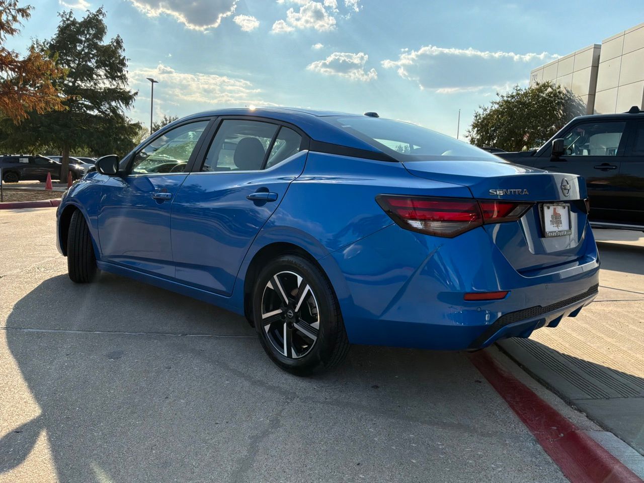 2025 Nissan Sentra SV - Photo 8