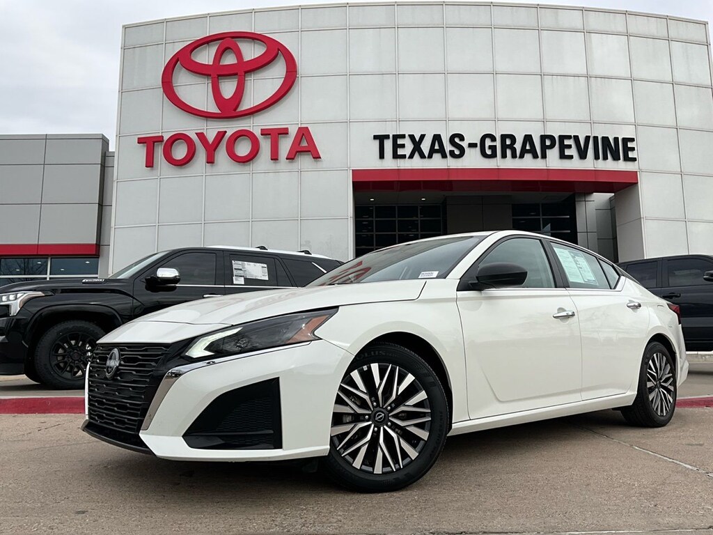 Used 2025 Nissan Altima 2.5 SV Sedan