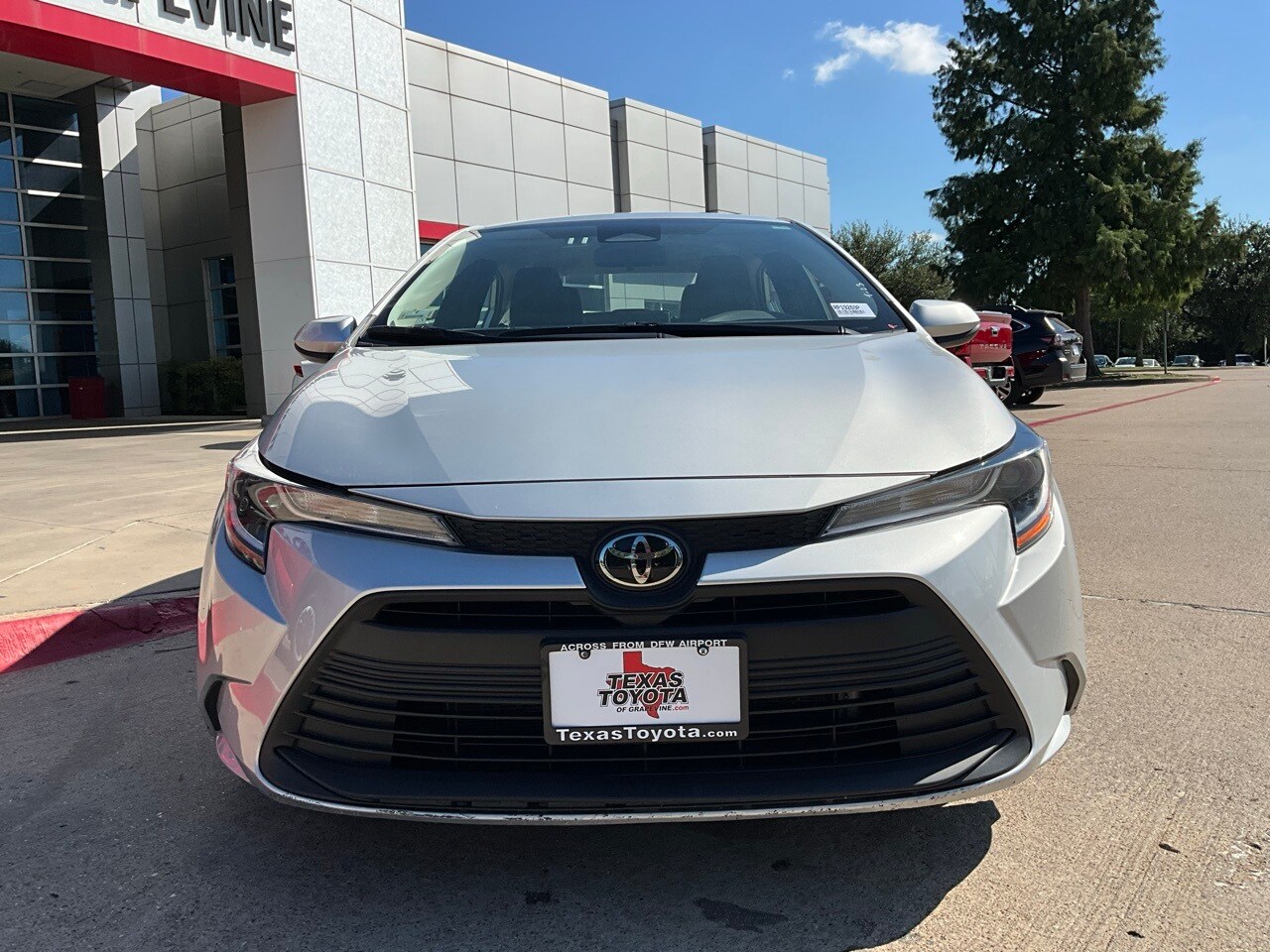 2024 Toyota Corolla LE photo 3