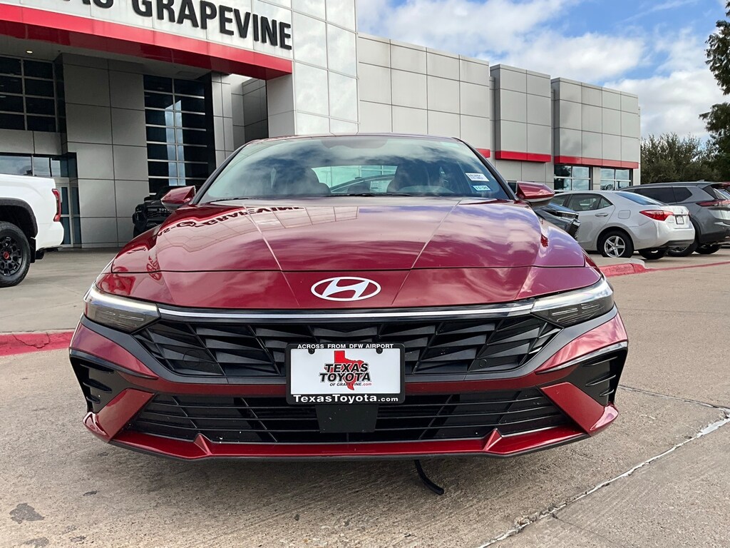 Used 2025 Hyundai Elantra SEL Convenience Sedan