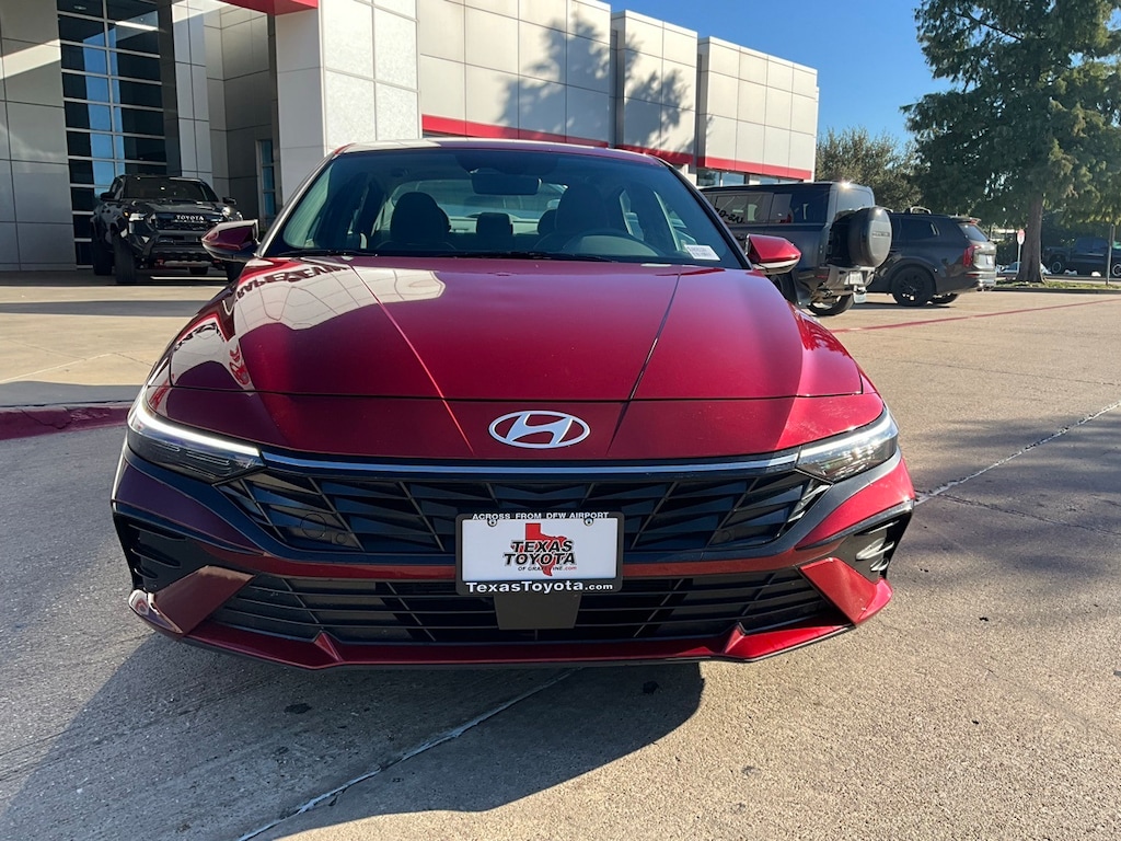 Used 2025 Hyundai Elantra SEL Convenience Sedan